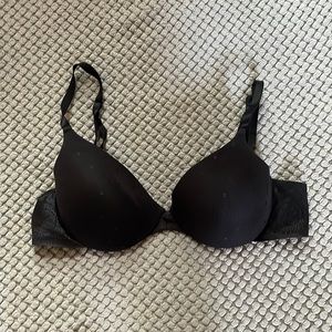Barely There black bra 38C